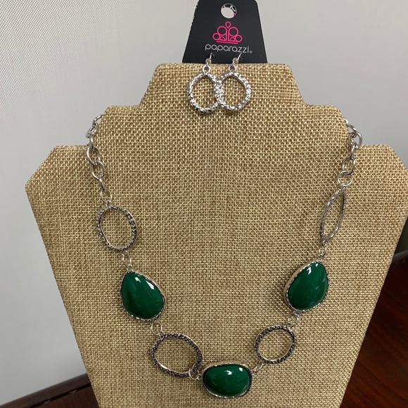 Welcome to Tiffany Jewelry Box by Paparazzi - Picture 2 of 9